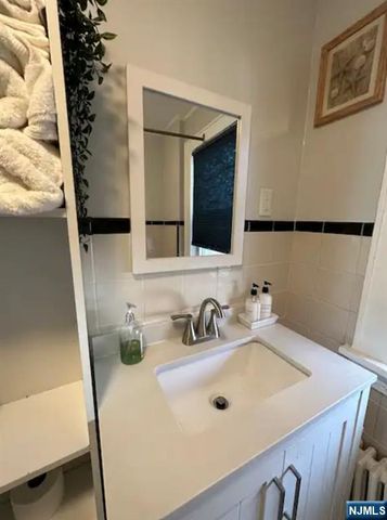278 High Street, Teaneck, NJ 07666