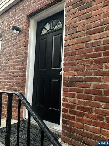 278 High Street, Teaneck, NJ 07666