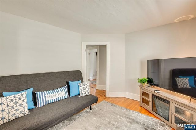 278 High Street, Teaneck, NJ 07666