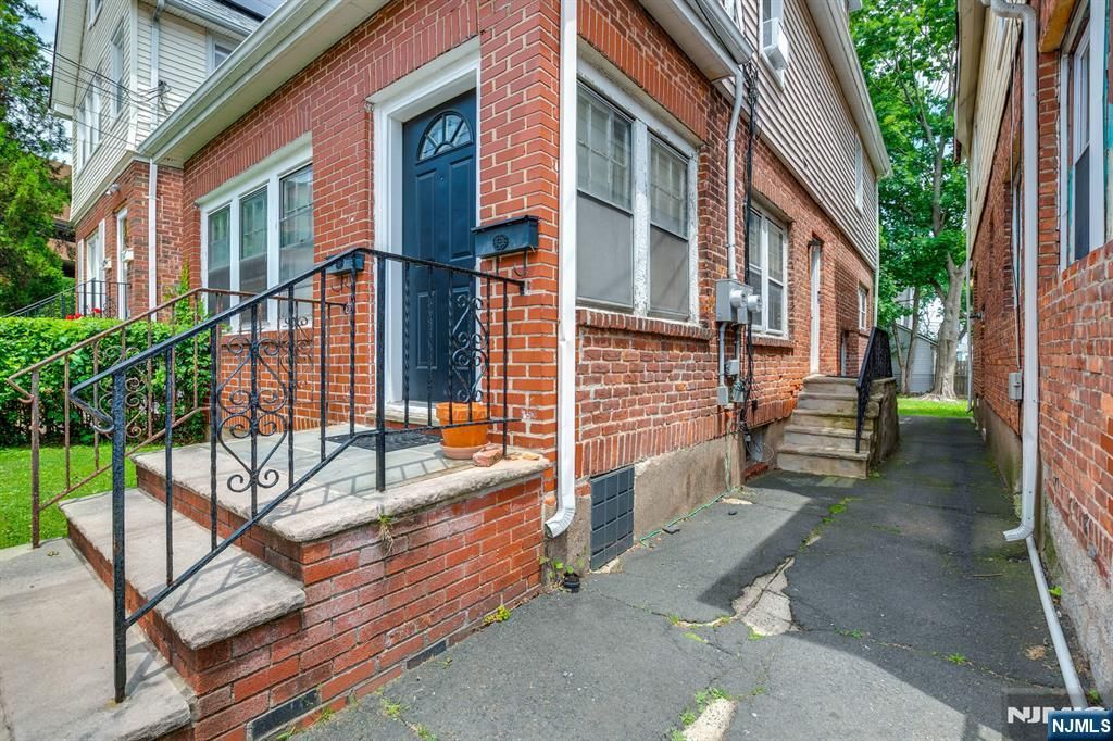 278 High Street, Teaneck, NJ 07666