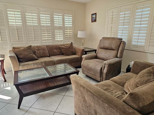 29 Upminster B 29, Deerfield Beach, FL 33442