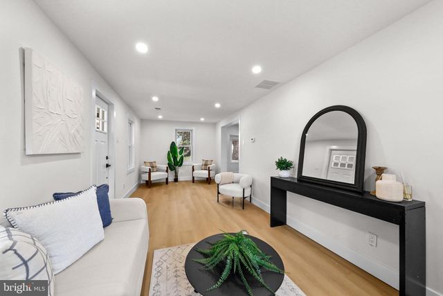 232 MECRAY LN, Maple Shade, NJ 08052