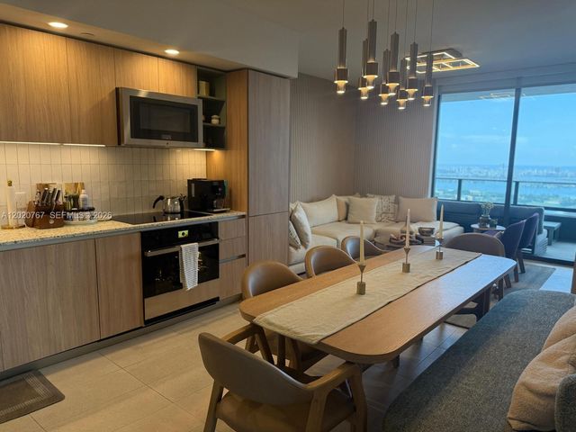 159 NE 6th St 4016, Miami, FL 33132
