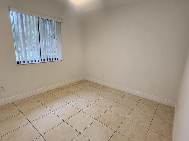 6013 10th Avenue N 208, Greenacres, FL 33463