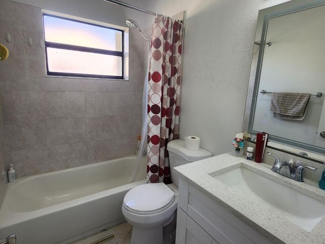 6013 10th Avenue N 208, Greenacres, FL 33463
