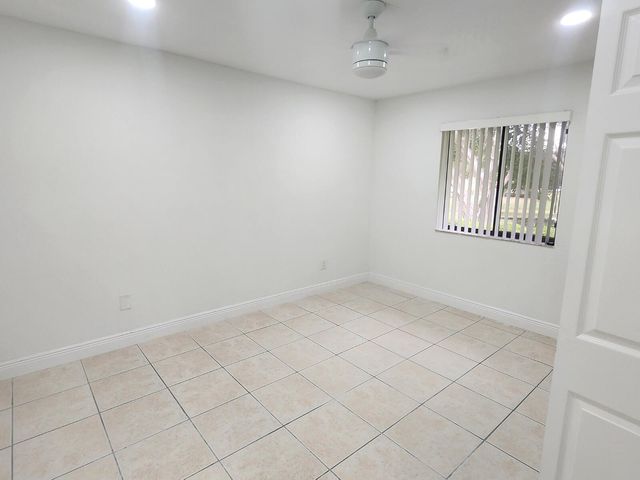 6013 10th Avenue N 208, Greenacres, FL 33463