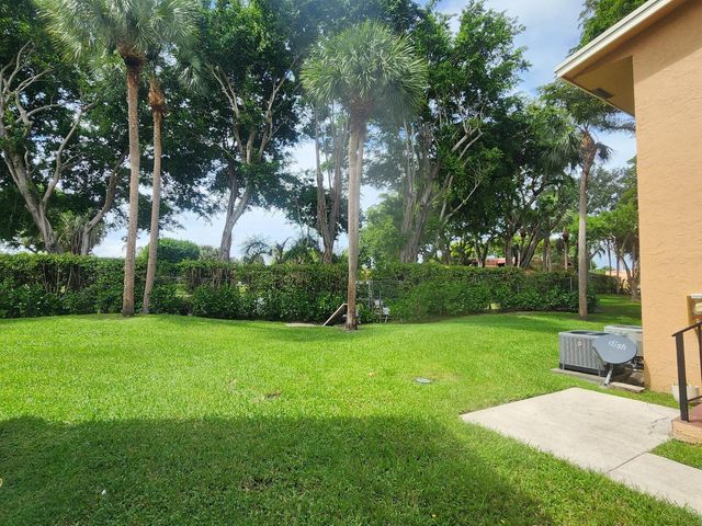 6013 10th Avenue N 208, Greenacres, FL 33463