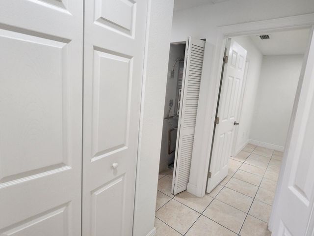 6013 10th Avenue N 208, Greenacres, FL 33463