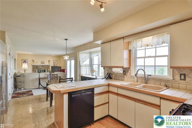 216 Memorial Drive, Bath Boro, PA 18014