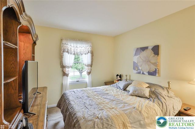 216 Memorial Drive, Bath Boro, PA 18014