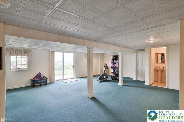 216 Memorial Drive, Bath Boro, PA 18014