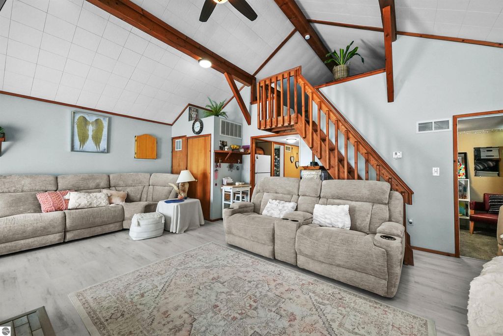 Image 13 of property listing at 2183 Wenonah Trail, Lake City, MI 49651