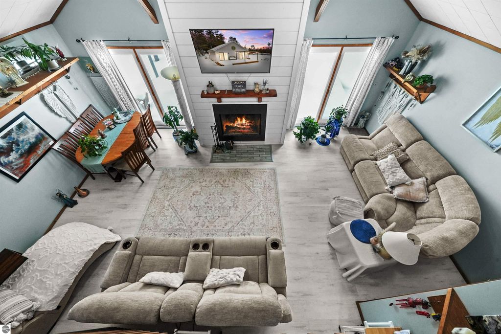 Image 15 of property listing at 2183 Wenonah Trail, Lake City, MI 49651