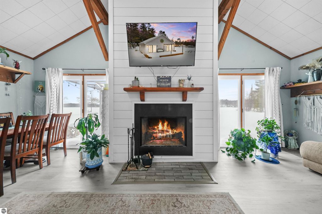 Image 2 of property listing at 2183 Wenonah Trail, Lake City, MI 49651