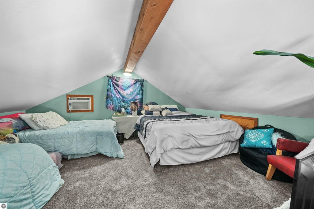 Image 23 of property listing at 2183 Wenonah Trail, Lake City, MI 49651