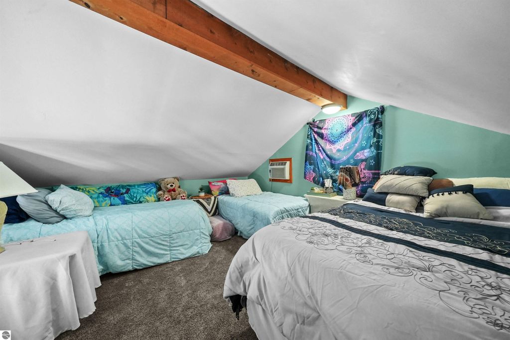 Image 24 of property listing at 2183 Wenonah Trail, Lake City, MI 49651