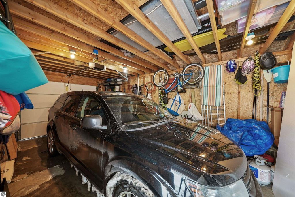 Image 27 of property listing at 2183 Wenonah Trail, Lake City, MI 49651