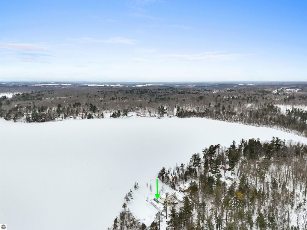 Image 35 of property listing at 2183 Wenonah Trail, Lake City, MI 49651