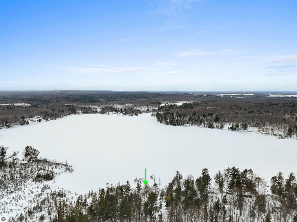 Image 36 of property listing at 2183 Wenonah Trail, Lake City, MI 49651