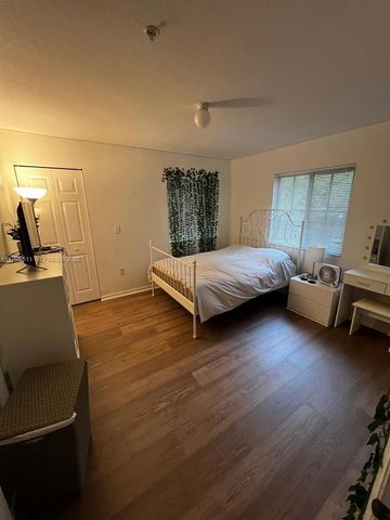 2548 Centergate Dr 301, Miramar, FL 33025