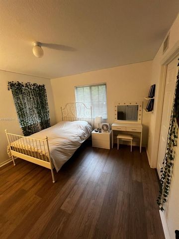 2548 Centergate Dr 301, Miramar, FL 33025