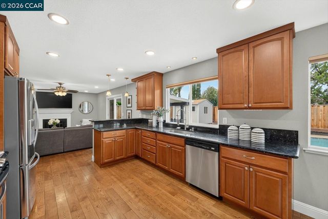 1617 Greenridge Dr, Pittsburg, CA 94565