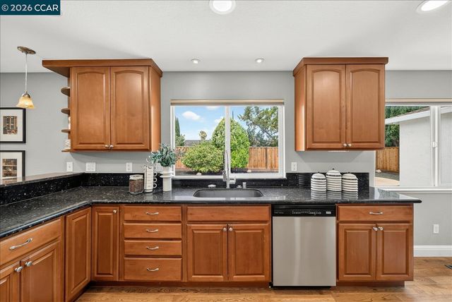 1617 Greenridge Dr, Pittsburg, CA 94565