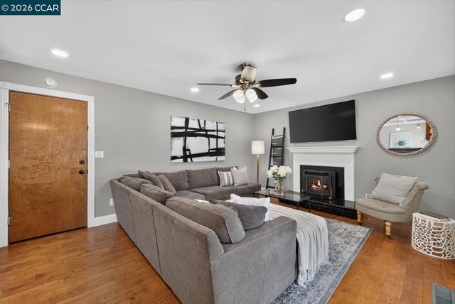 1617 Greenridge Dr, Pittsburg, CA 94565
