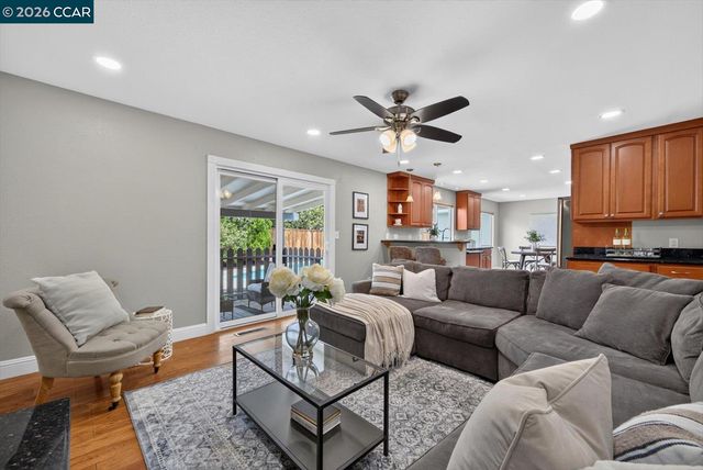1617 Greenridge Dr, Pittsburg, CA 94565