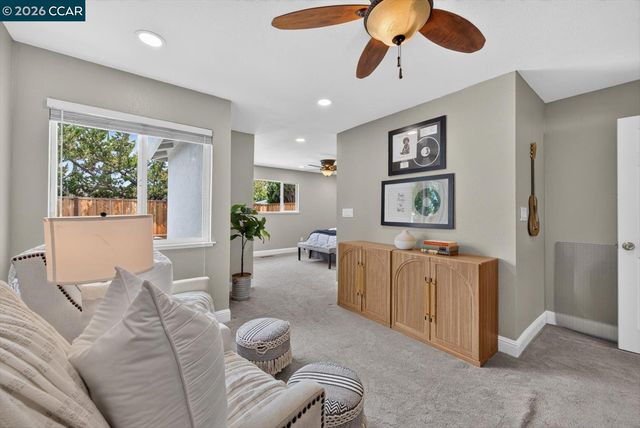 1617 Greenridge Dr, Pittsburg, CA 94565