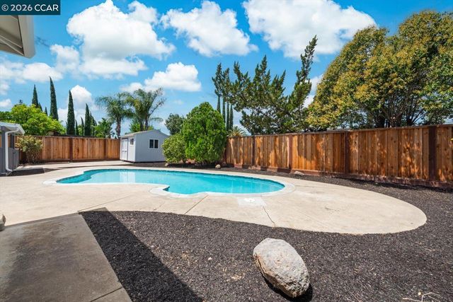 1617 Greenridge Dr, Pittsburg, CA 94565