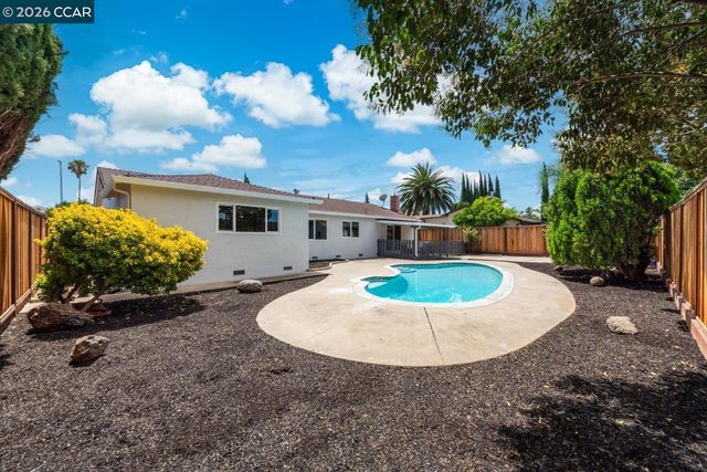 1617 Greenridge Dr, Pittsburg, CA 94565