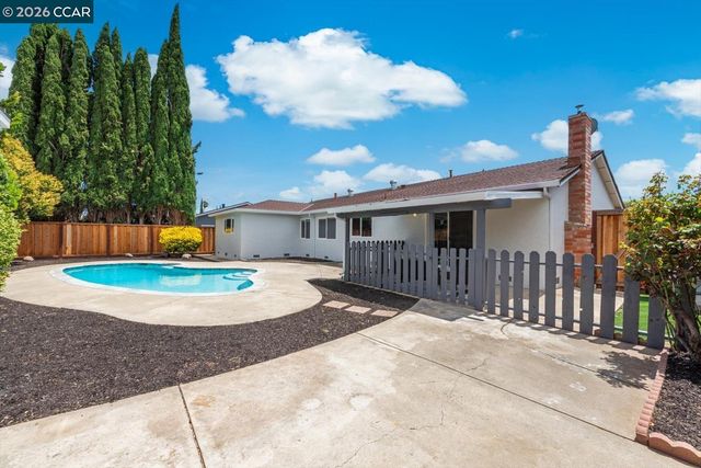 1617 Greenridge Dr, Pittsburg, CA 94565