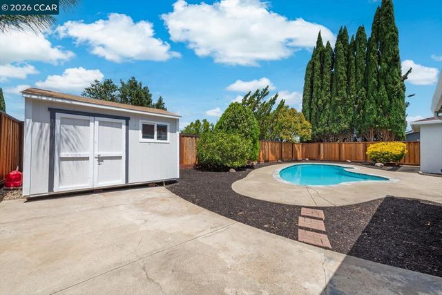 1617 Greenridge Dr, Pittsburg, CA 94565