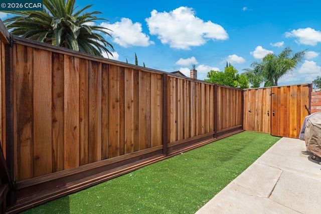 1617 Greenridge Dr, Pittsburg, CA 94565