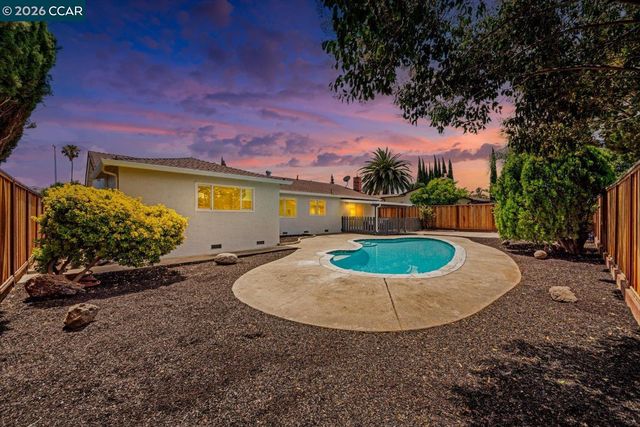 1617 Greenridge Dr, Pittsburg, CA 94565