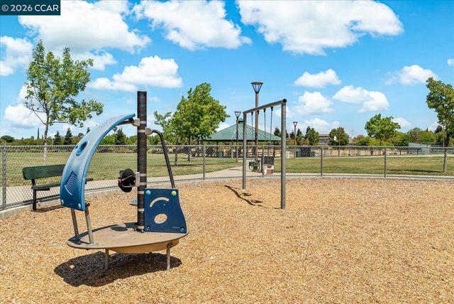 1617 Greenridge Dr, Pittsburg, CA 94565