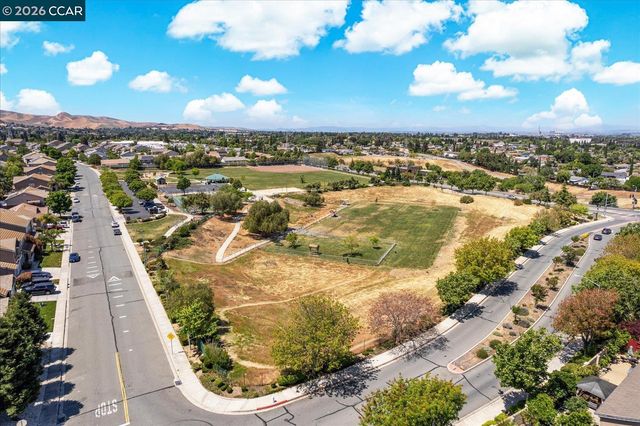 1617 Greenridge Dr, Pittsburg, CA 94565