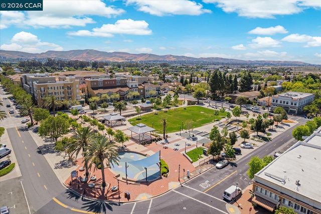 1617 Greenridge Dr, Pittsburg, CA 94565