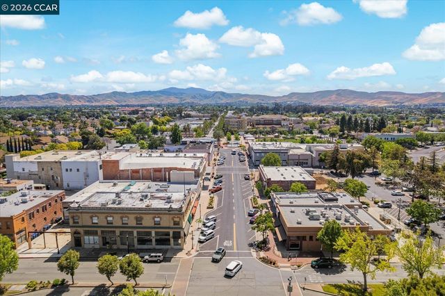1617 Greenridge Dr, Pittsburg, CA 94565