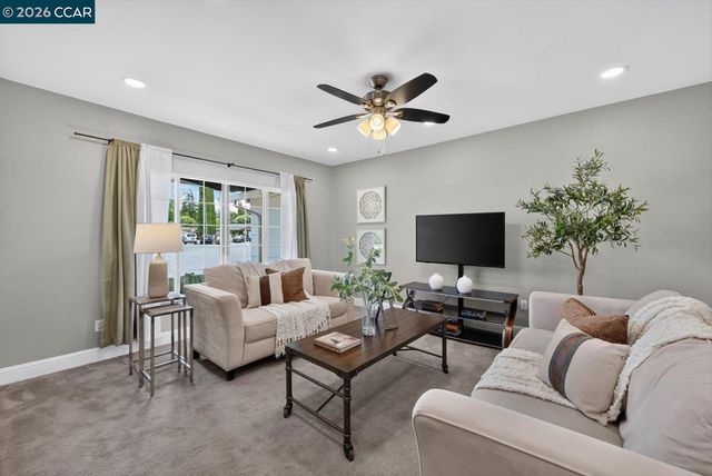 1617 Greenridge Dr, Pittsburg, CA 94565