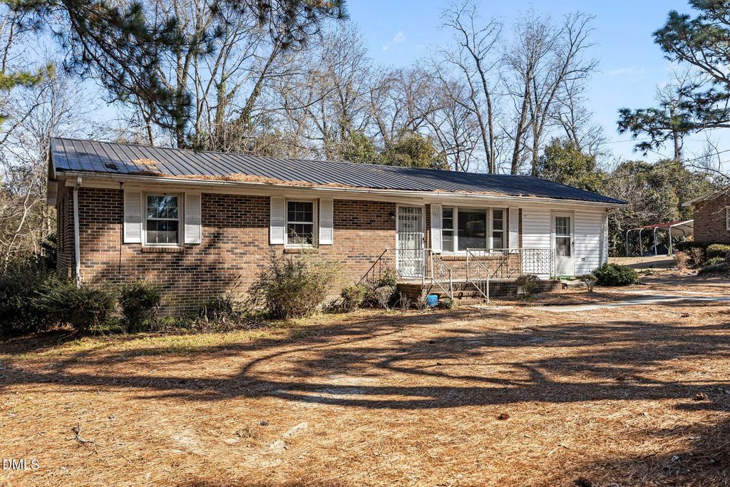 322 Pineshoal Drive, Snow Hill, NC 28580