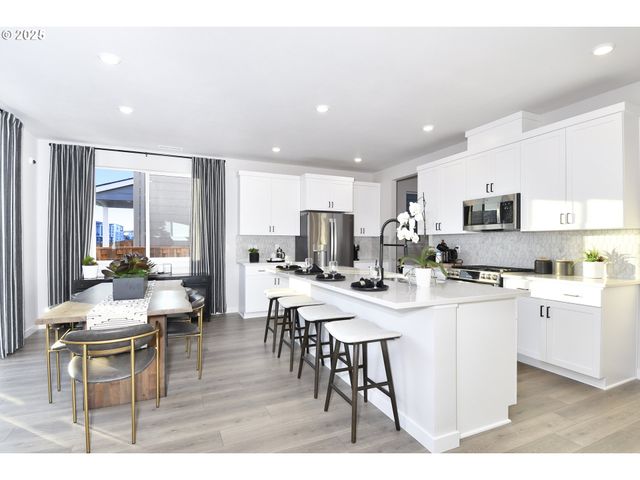 18975 Sw EUREKA Ln, Beaverton, OR 97007