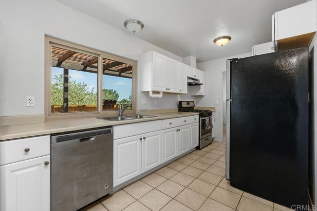 757 Nob Circle, Vista, CA 92084