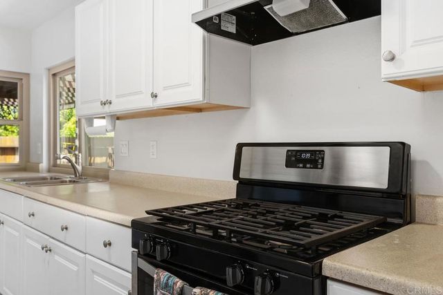 757 Nob Circle, Vista, CA 92084