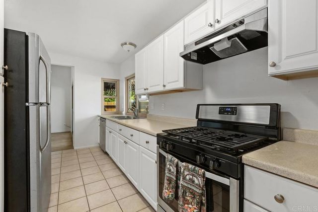757 Nob Circle, Vista, CA 92084