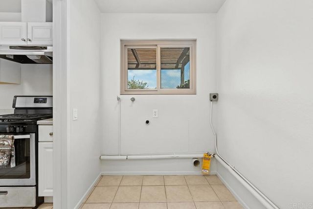 757 Nob Circle, Vista, CA 92084