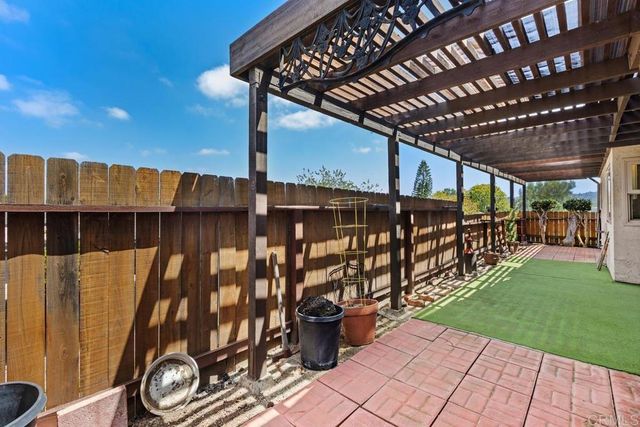 757 Nob Circle, Vista, CA 92084