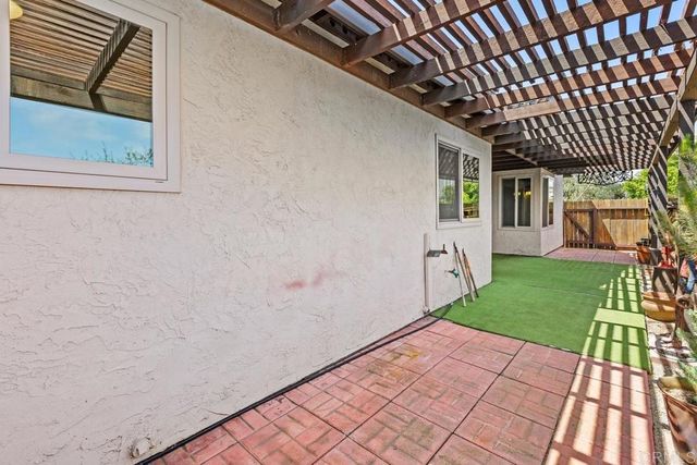 757 Nob Circle, Vista, CA 92084