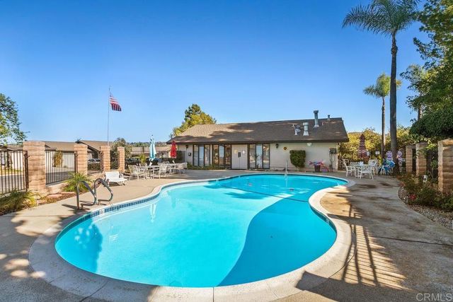 757 Nob Circle, Vista, CA 92084